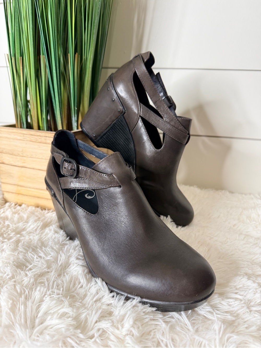 Dansko Franka Leather Ankle Strap Studded Comfort Wedge Booties Brown Size 38